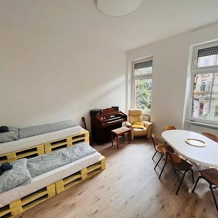 Kuenstlerisches Apartment คาร์ลสรูเฮอ ภายนอก รูปภาพ