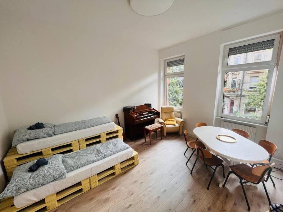Kuenstlerisches Apartment คาร์ลสรูเฮอ ภายนอก รูปภาพ