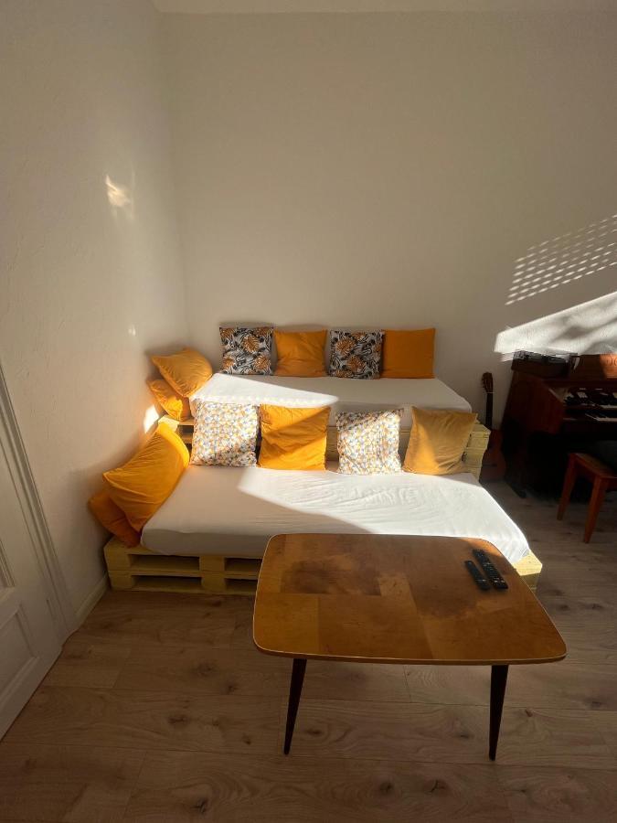 Kuenstlerisches Apartment คาร์ลสรูเฮอ ภายนอก รูปภาพ